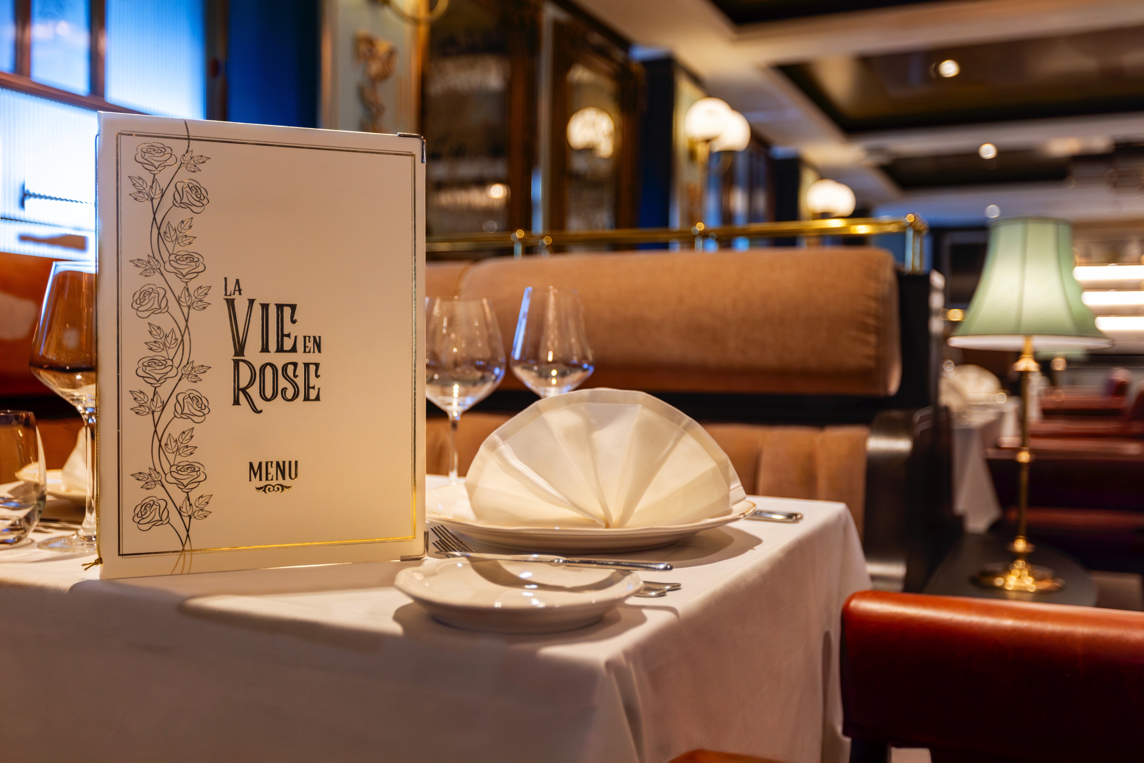 Spirit of Discovery - La Vie En Rose at The Club